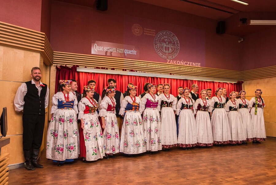 Zespół Pieśni i Tańca "Silesianie"