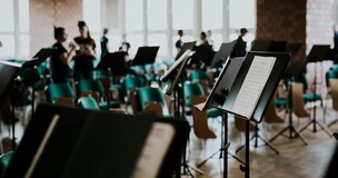 sala prób, stojak z nutami