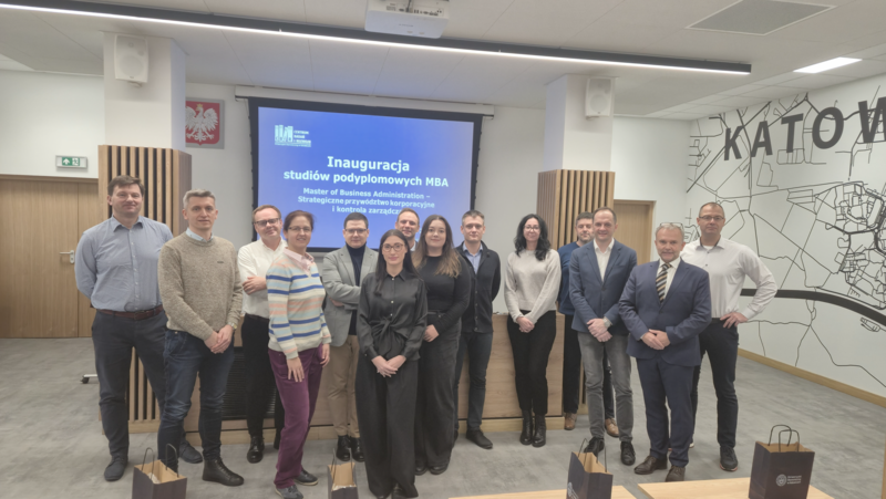 zdjęcie grupowe uczestników inauguracji