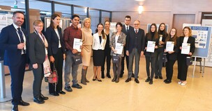 zdjecie grupowe uczestników