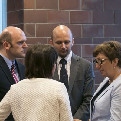 Wręczenie listów gratulacyjnych nauczycielom akademickim