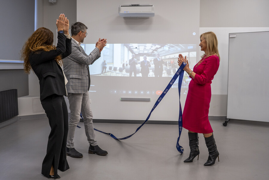 zdjęcie wykonane podczas odsłonięcia teleportera 