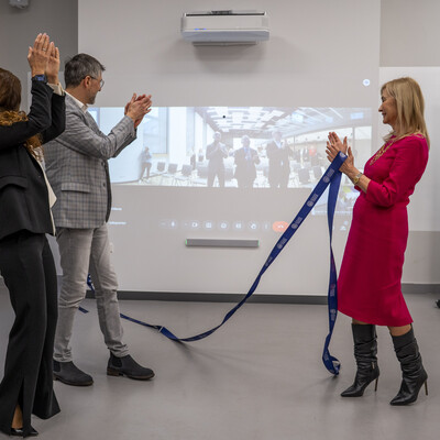 zdjęcie wykonane podczas odsłonięcia teleportera 