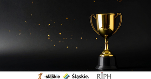 Złoty puchar w kształcie trofeum stoi na czarnej podstawie na ciemnym tle, wokół unoszą się drobne złote iskry. U dołu grafiki widoczne są logotypy: Marka Śląskie, Śląskie oraz Regionalna Izba Przemysłowo-Handlowa w Gliwicach (RIPH).