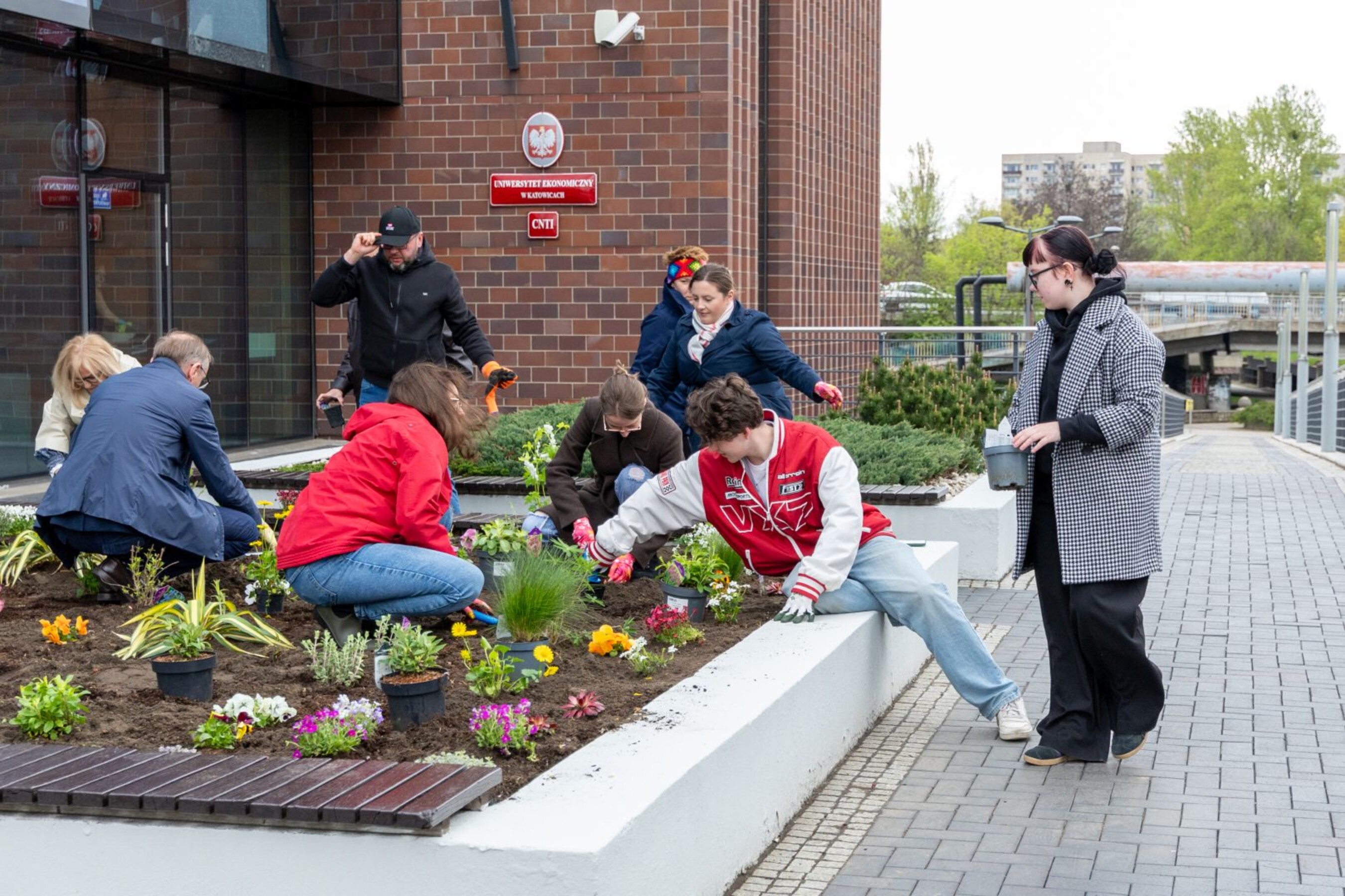 20 04 2026 Dzien-Ziemi  28 