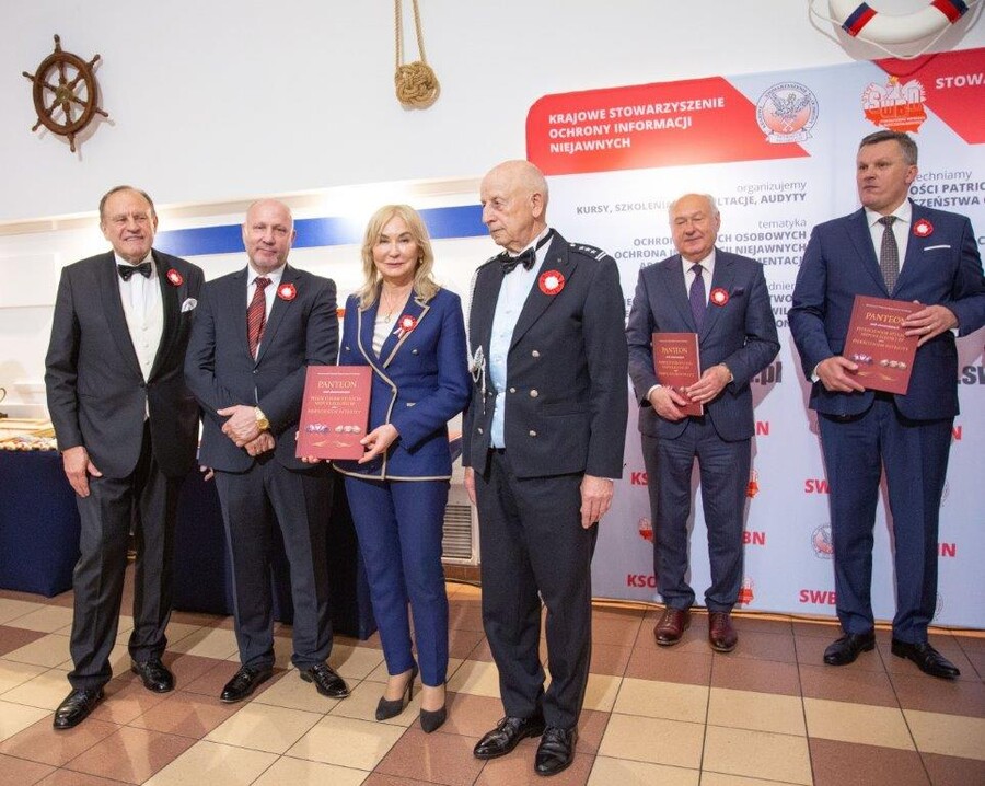 JM Rektor po otrzymaniu Panteonu