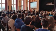 sala pełna uczniów
