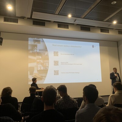 zdjęcie w trakcie trwania wykładu