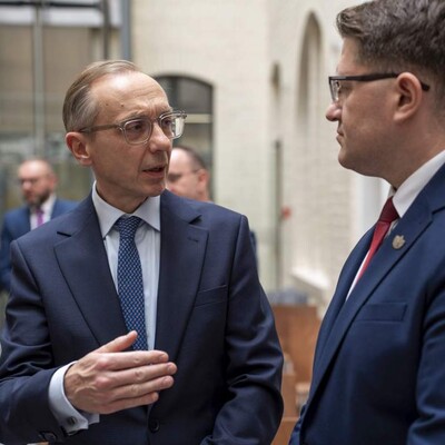 zdjęcie wykonane podczas podpisania