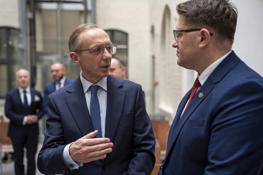 zdjęcie wykonane podczas podpisania