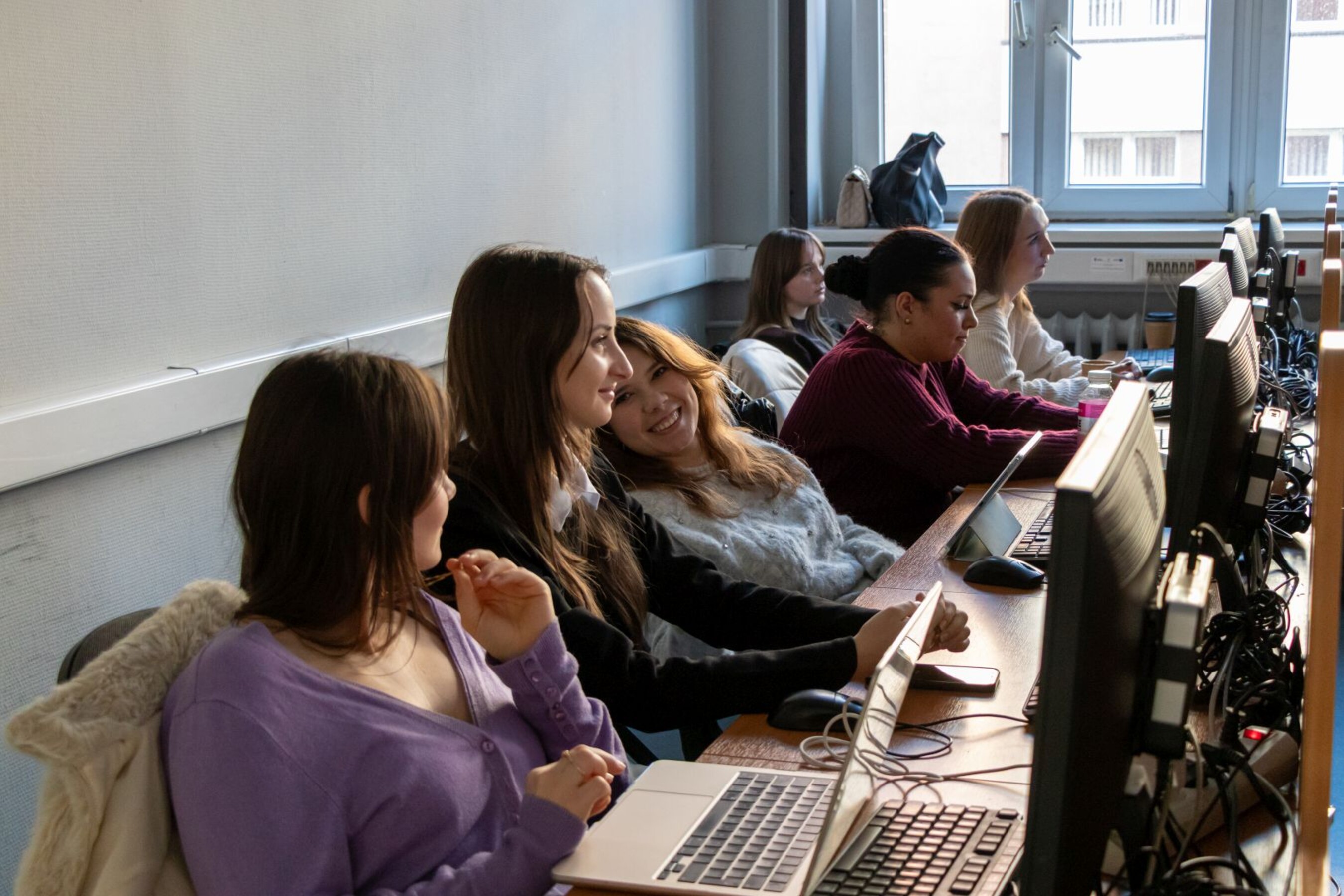 10 12 2025 vis a vis  2 