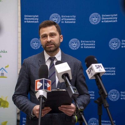 zdjęcie wykonane podczas podpisania