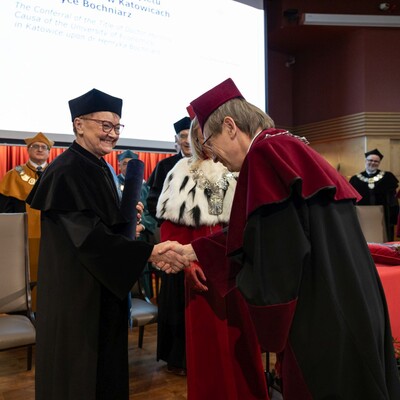 zdjęcie wykonane podczas nadania tytułu DHC