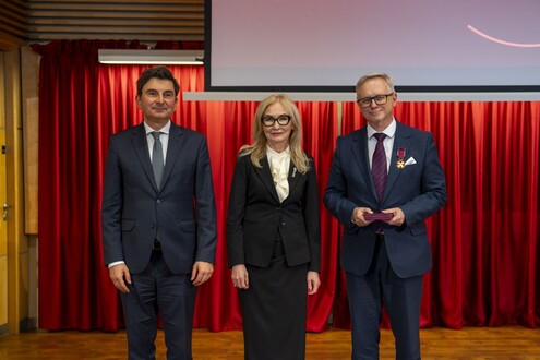 JM Rektor oraz Wojewoda Śląski oraz odznaczony Krzyżem Zasługi