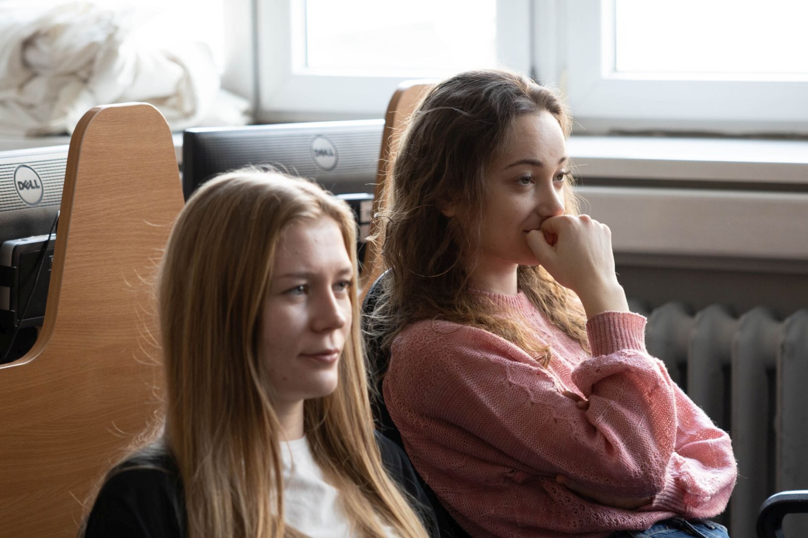 17 12 2025 vis a vis  5 