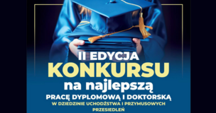Studentka w uroczystym stroju 
