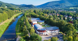 Zdjęcie z lotu ptaka hotelu Olimpic w Ustroniu - miejsca odbywania się obozu
