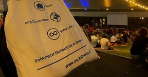 kino letnie na tarasach spodka