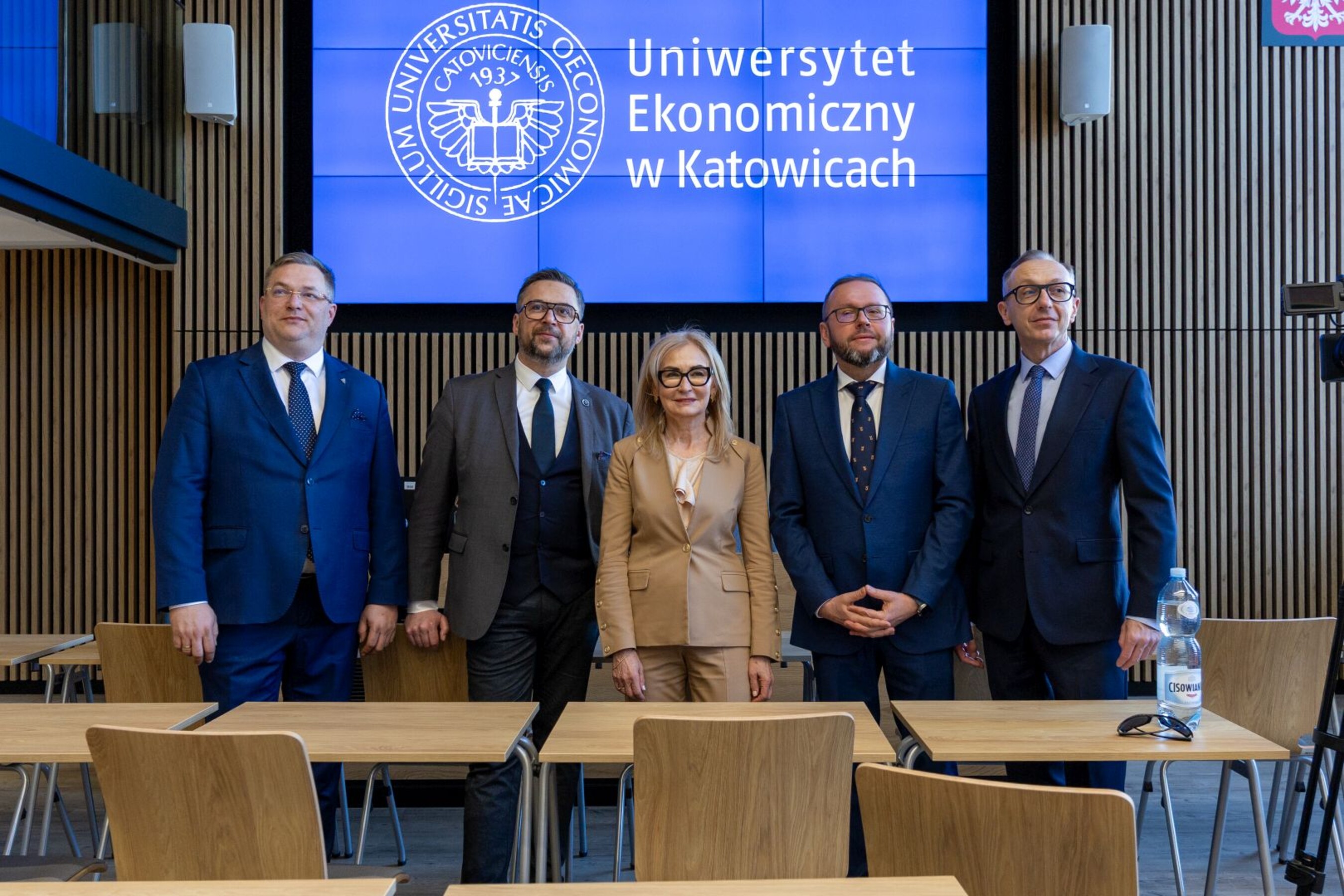 23 04 2026 Minister UEKat  40 