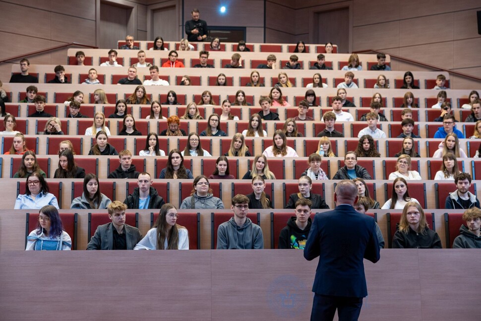 Prorektor witający uczestników
