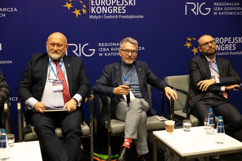 zdjęcie panelistów kongresu