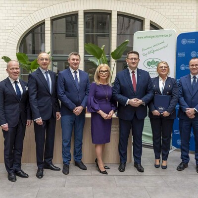 zdjęcie wykonane podczas podpisania