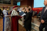 JM Rektor wręczająca wyróżnienia