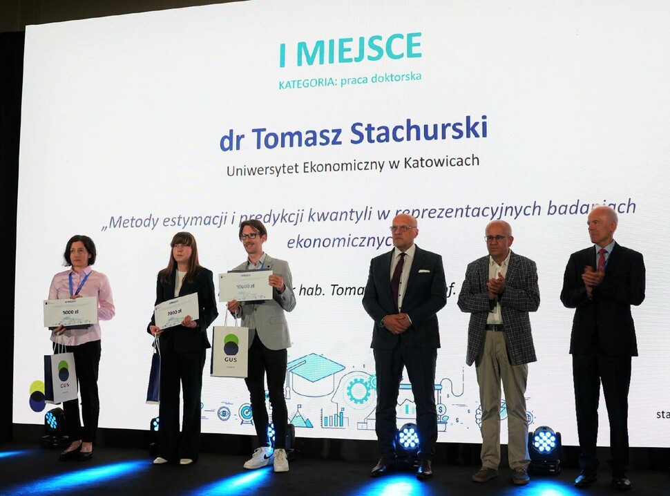 zdjęcie wykonane podczas rozdania nagród prezesa gus