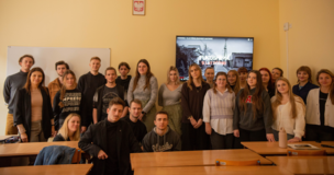 uczestnicy spotkania wraz z gościem