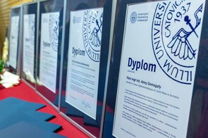 dyplomy szkół