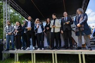przedstawiciele uczelni wyższych oraz miasta na scenie podczas przekazania klucza