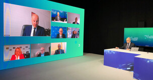 Zdjęcie przedstawia fragment debaty online.