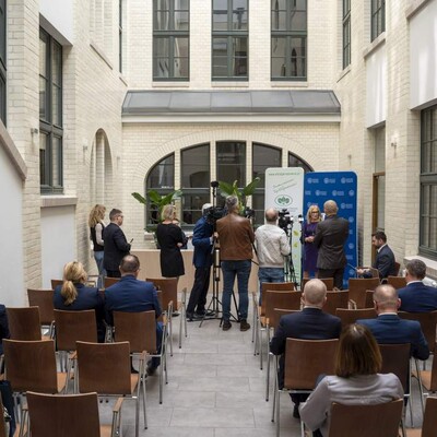 zdjęcie wykonane podczas podpisania