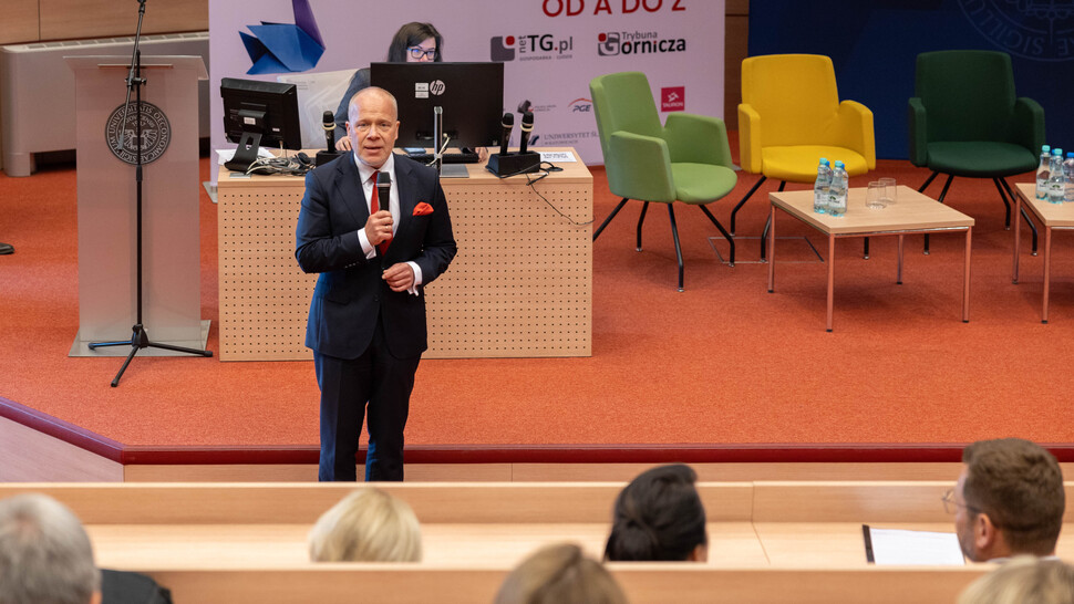 Zdjęcie prof. Dyducha otwierającego konferencję