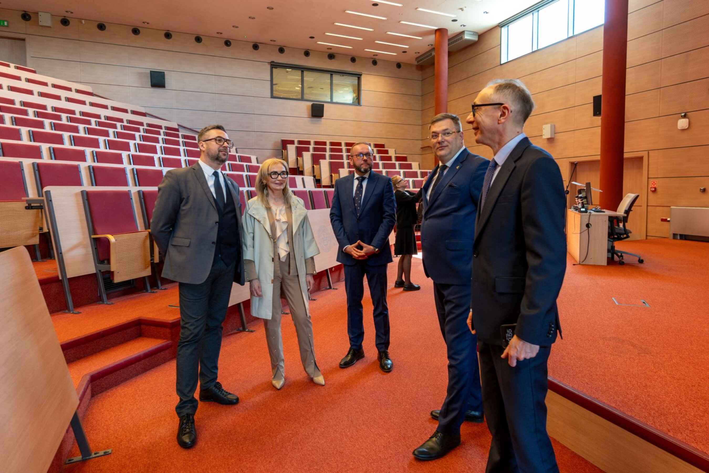 23 04 2026 Minister UEKat  14 