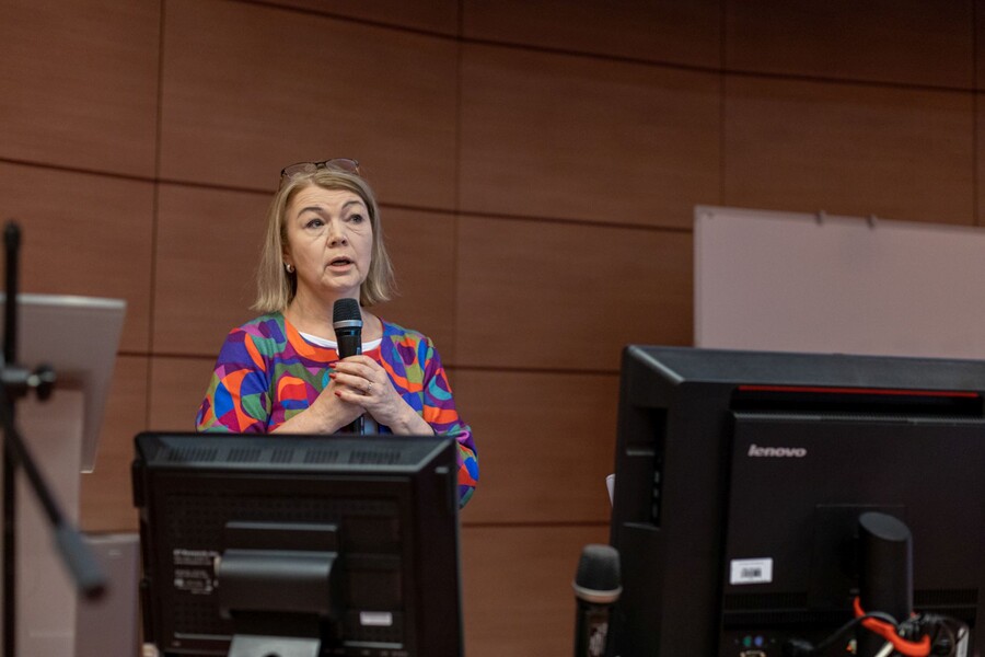 dr hab. Bożena Frączek, prof. UE