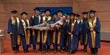 absolwenci z kierownikiem studiów MBA