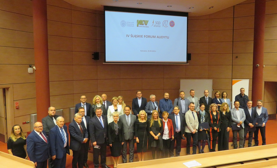 IV Śląskie Forum Audytu [relacja] - zdjęcie grupowe