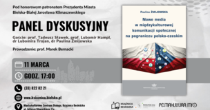 Plakat wydarzenia zatytułowanego "Nowe media w międzykulturowej komunikacji społecznej na pograniczu polsko-czeskim".  Opis plakatu:  Na górze plakatu znajduje się logo Książnicy Beskidzkiej oraz napis "Pod honorowym patronatem Prezydenta Miasta Bielska-Białej Jarosława Klimaszewskiego". Po prawej stronie logo widnieje zdjęcie flagi Polski. Poniżej zdjęcia flagi znajduje się tytuł wydarzenia: "Nowe media w międzykulturowej komunikacji społecznej na pograniczu polsko-czeskim". Pod tytułem wydarzenia widnieje informacja o prelegentce: "Paulina Żmijowska". Dalej w dół plakatu znajdują się informacje o panelu dyskusyjnym: Goście: prof. Tadeusz Sławek, prof. Lubomír Hampl, dr Lubomira Trojan, dr Paulina Żmijowska Prowadzenie: prof. Marek Bernacki Na dole plakatu znajdują się informacje o dacie, godzinie, miejscu i stronie internetowej wydarzenia: 11 marca Godz. 17:00 (33) 822 82 21 www.ksiaznica.bielsko.pl Na samym dole plakatu widnieje logo Międzykulturowego Centrum Dialogu oraz Książnicy Beskidzkiej.