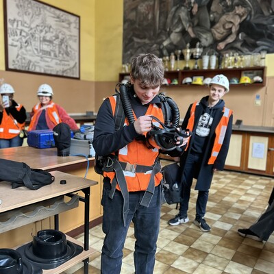 Zdjęcie grupy studentów podczas wizyty studyjnej 