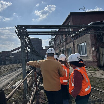 Zdjęcie grupy studentów podczas wizyty studyjnej 