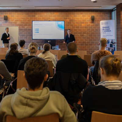 zdjęcie przedstawia szkolenie w ramach 51. Akademii Kariery