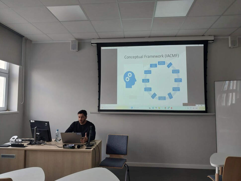 Wykładowca prowadzący zajęcia