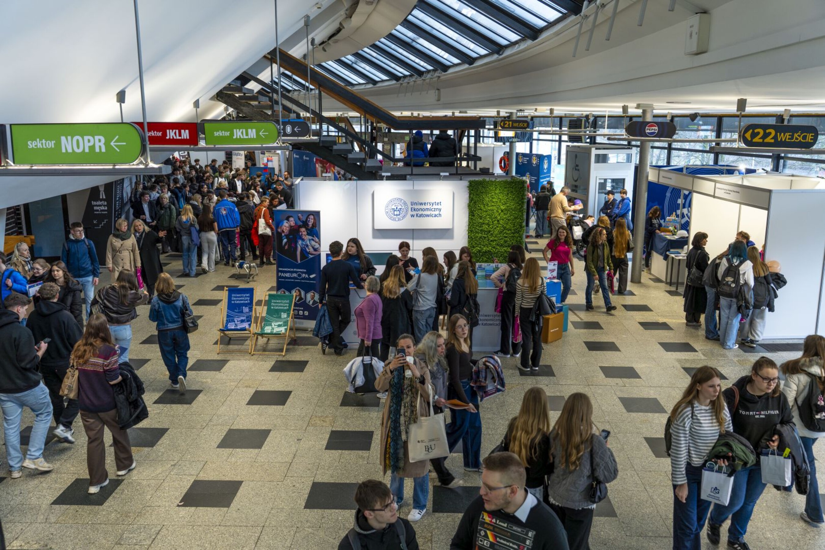 17-03-26 Spodek-Targi 0