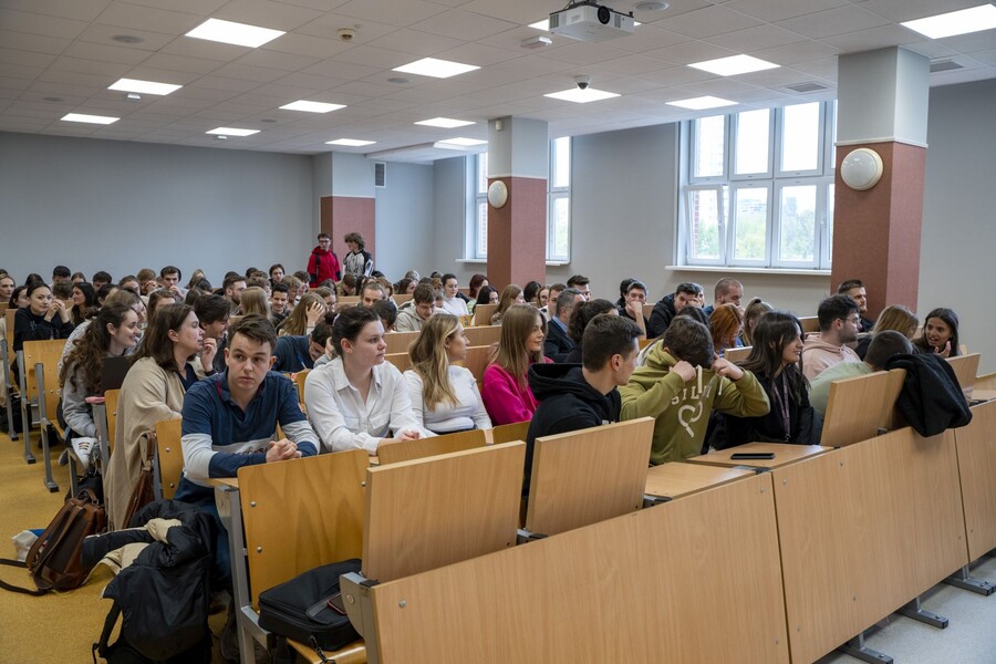 sala pełna studentów