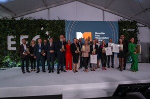 zdjęcie grupowe nagrodzonych w konkursie