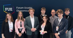 zdjęcie grupowe przedstawicieli parlamentu