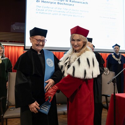 zdjęcie wykonane podczas nadania tytułu DHC