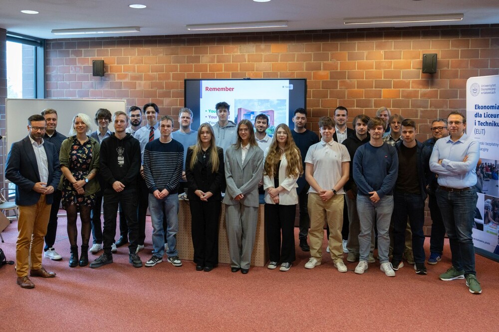 zdjęcie grupowe uczestników