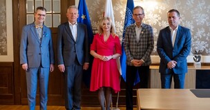 zdjęcie grupowe rektorów